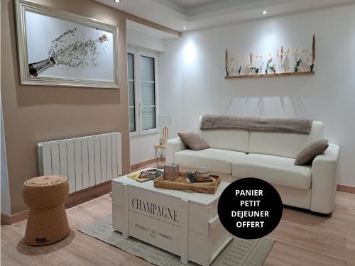 Flavigny Apartment | Gîte "La bulle de Léna" avec petit-déjeuner garage et parking