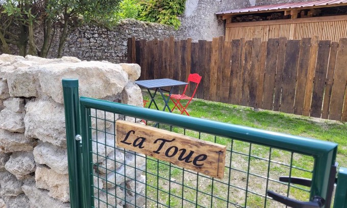 Saint-Dye-sur-Loire House | Gîte La Toue