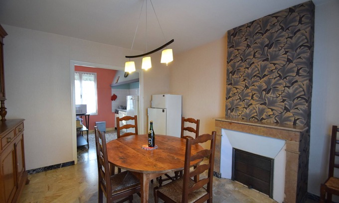 Lays-sur-le-Doubs House | Gîte le Jardin Caché. Maison Indépendante Avec Terrain de 1000m2 Clos