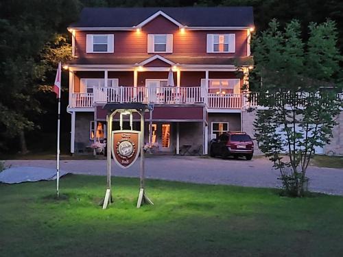 Chelsea Bed & Breakfast | Gîte Le Trésor Caché Bed & Breakfast