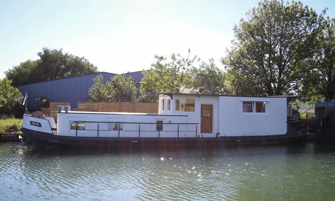 Eckwersheim Boat Rental | Gîte Péniche Mon'ro near Strasbourg