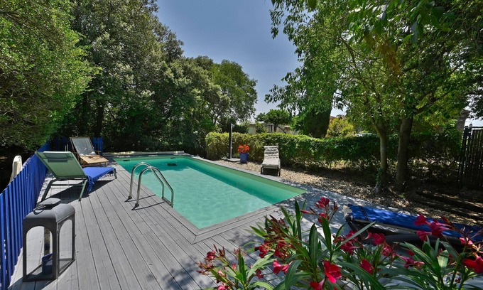 Lussan Apartment | Gîte Pina - Gîte avec piscine partagée