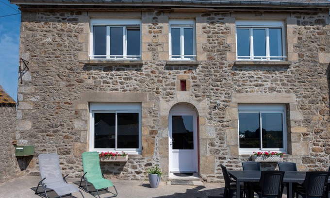 Pluduno House | Gîtes Ti Tud-kozh à Pluduno, Côtes D'armor, Bretagne. Location "Le Guébriand"