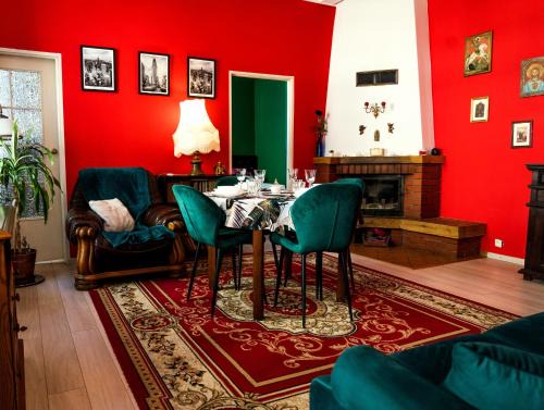 Srodmiescie Apartment | Górna Royal Red Apartment