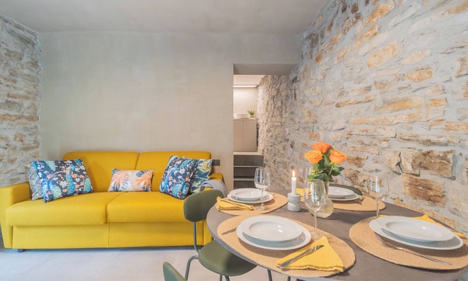 Carate Urio Apartment | Gaia Suite nearby Urio's Castle