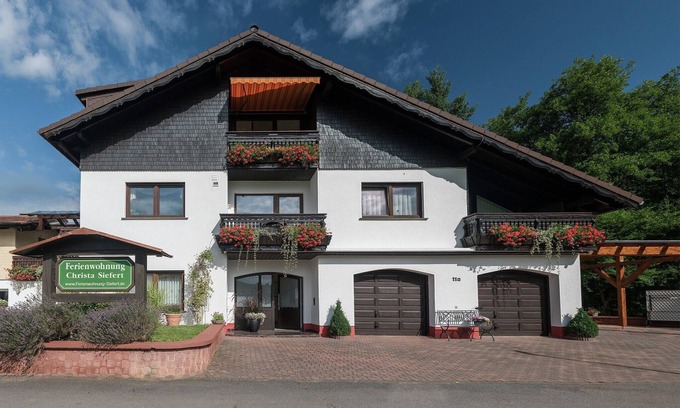 Guttersbach Apartment | Garden Apartment in Hüttenthal