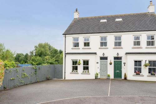 Moy House | Gardenview Manor