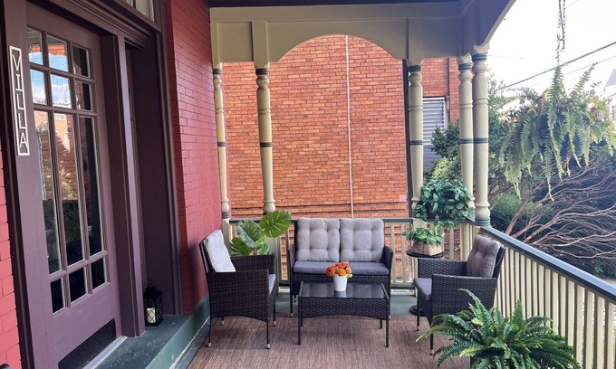 Clifton Apartment | Gaslight Villa 1-bedroom apartment in the heart of the Clifton Gaslight District