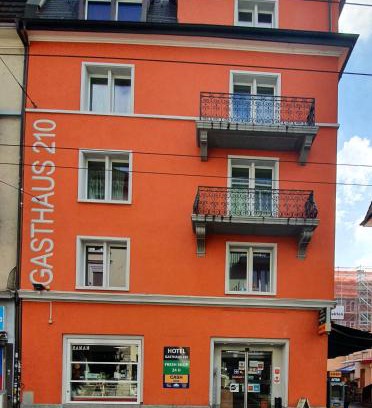 Gewerbeschule House | Gasthaus 210