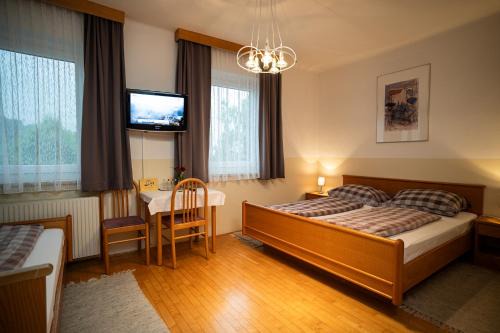 Pugrad Hotel | Gasthaus-Gostišče-Trattoria Ogris