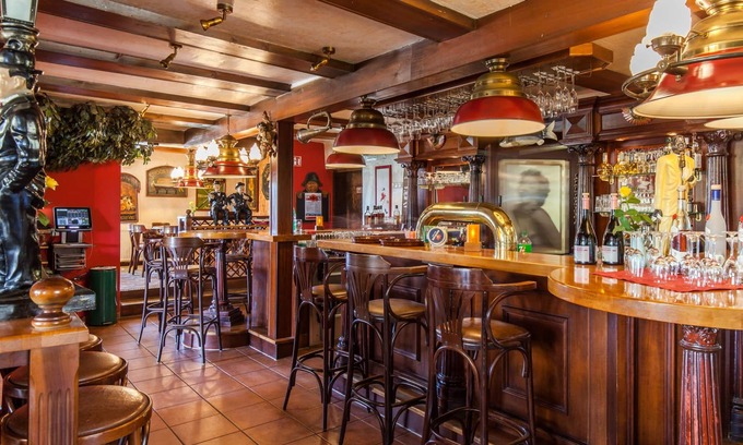 Glowe House | Gasthaus & Pension Zur Schaabe