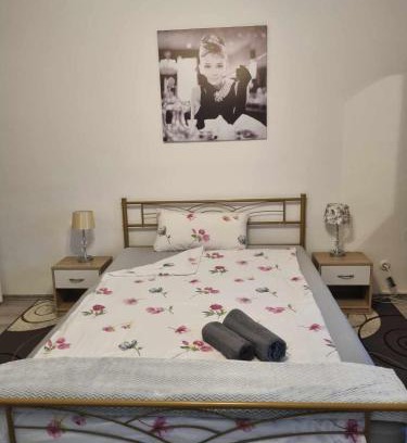 Grossmehring House | Gasthaus Weigl