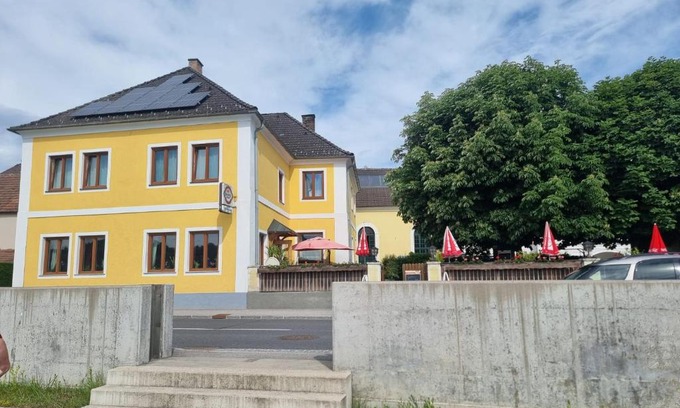 Emmersdorf an der Donau Hotel | Gasthof Weidenauer- Gabi's Café