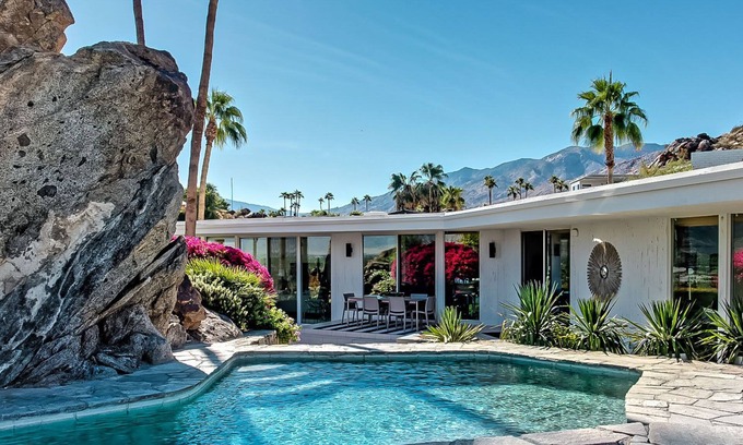 Canyon Corridor House | Gated Celebrity Estate With Panoramic Views Of City