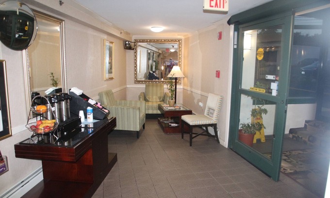 Bedford Hotel | Gateway for weekend and enjoy our pool