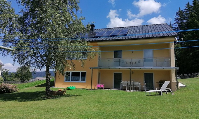 Sankt Wolfgang-Kienberg Apartment | Gemütliche Ferienwohnung mit Direktem Blick auf den Zirbitzkogel