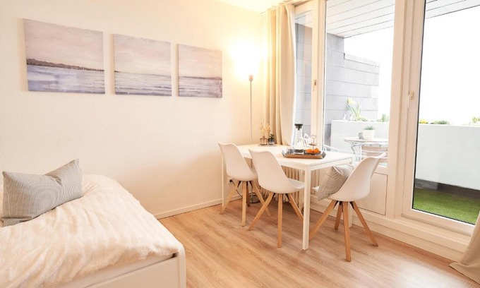 Gartenstadt Vahr Apartment | Gemütliches und helles Studio Apartment mit Balkon, Badewanne, WLAN, Parkplatz