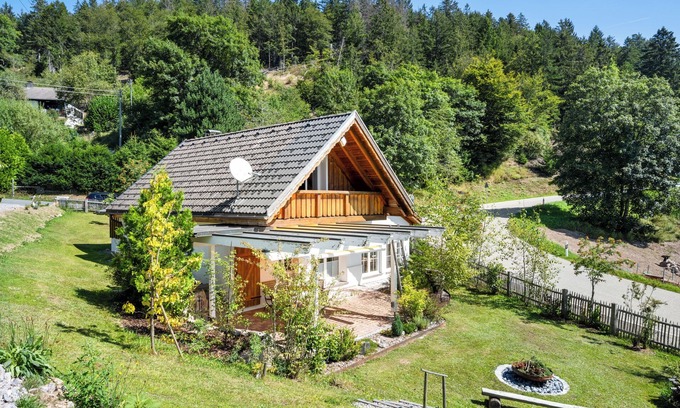 Ibach House | Gemütliches und Liebevoll Eingerichtetes Ferienhaus Ganz für Sie Alleine