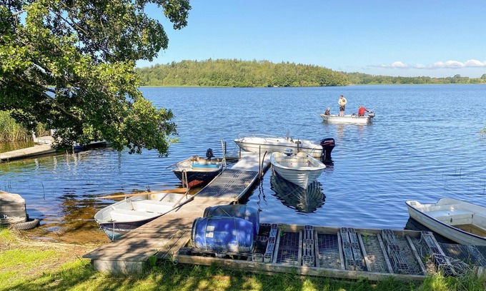Huskvarna Apartment | Get a breath of fresh sea air at lake Landsjön