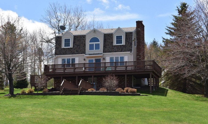 Summit House | Getaway to Summit Lake