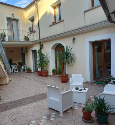 Villacidro Apartment | Giarranas House - Apartment with coutyard