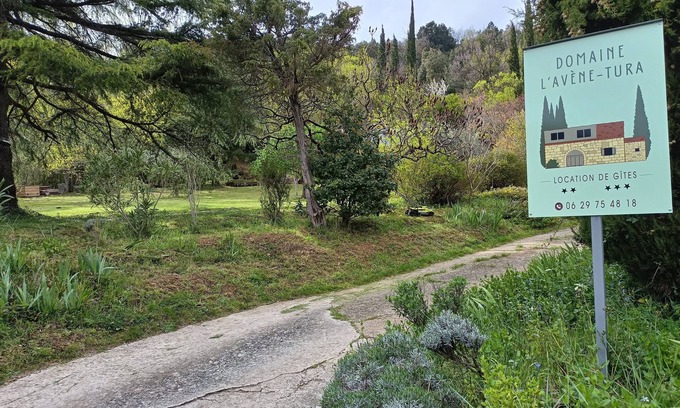 Avene Apartment | Gite at Domaine de L'avène-tura