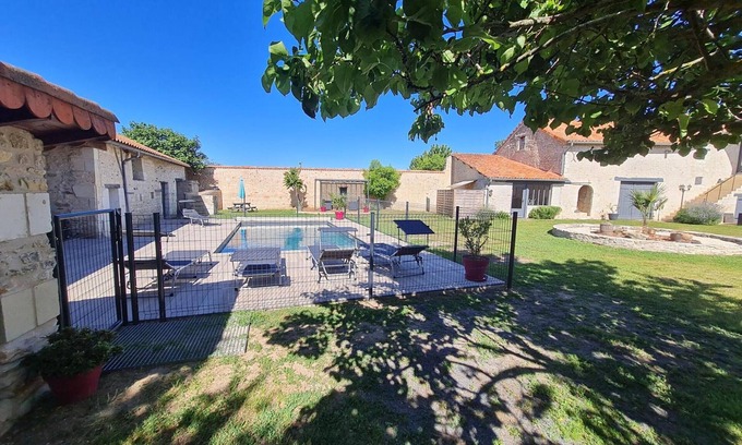 Braye-Sous-Faye Cottage | Gite Braye-Sous-Faye, 2 bedrooms, 4 persons