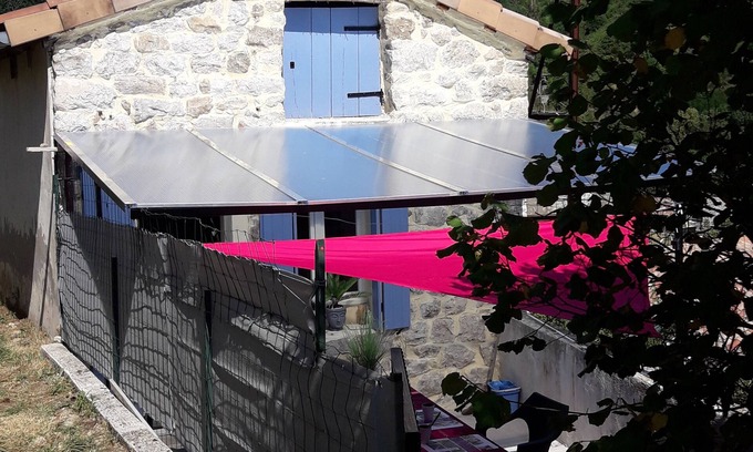 La Souche House | Gite D'arga 4 à 6 Pers Avec vue sur la Montagne, 5 min à Pied D'un Plan D'eau