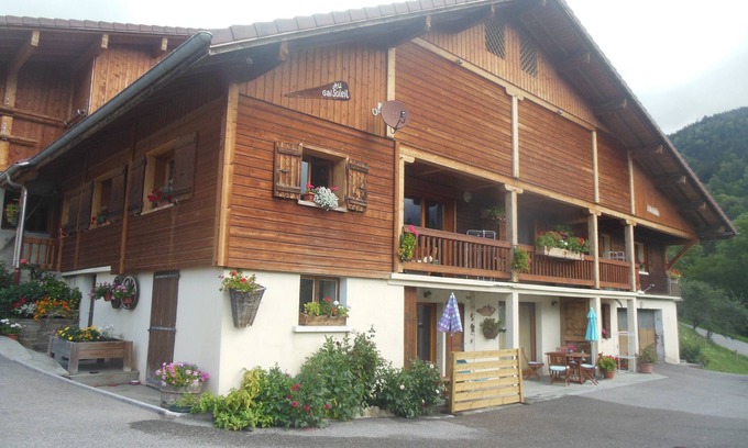 Manigod Apartment | Gite DE Montagne A LA Ferme - 2 Personnes