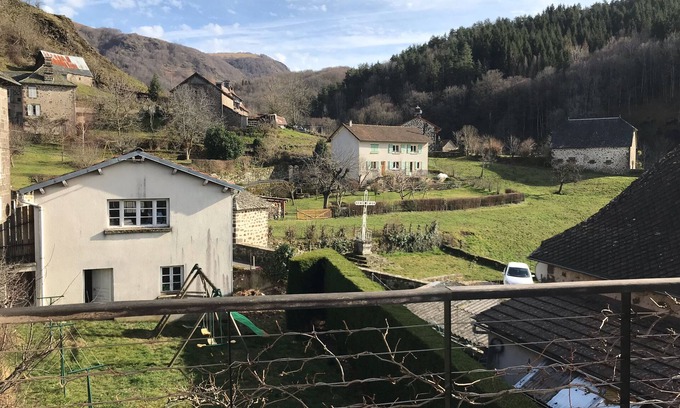 Saint-Cirgues-de-Jordanne House | Gite à Capacité Modulable