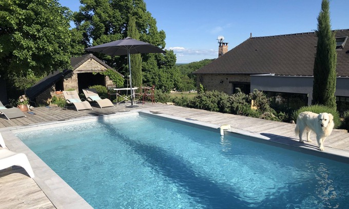 Coteaux Perigourdins Cottage | Gîte in stone house with swimming pool between sarlat and brive