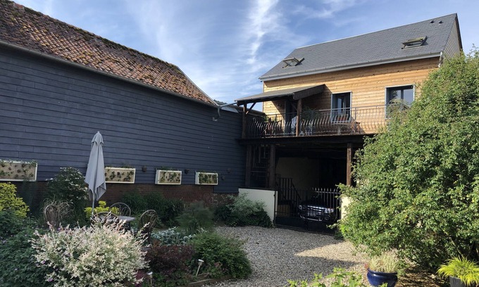 Bergicourt Cottage | Gîte in the heart of a valley with terrace 20 minutes from Amiens