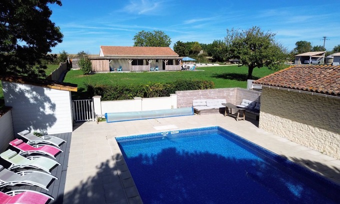 Le Bourdet House | Gîte in the Marais Poitevin for 8 people, 4 bedrooms with private bathroom