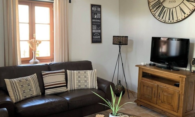 Le Champ-Saint-Pere House | GITE LES CIGOGNES