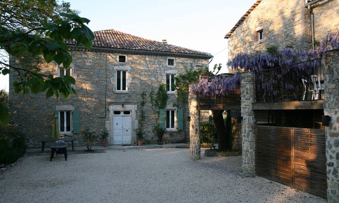 Saint-Alban-sous-Sampzon Cottage | Gite "Les Magnans" in Grospierres near Vallon bridge of arc in Ardeche