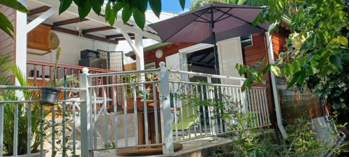 Baillif House | Gite Mamour - Charmant petit bungalow à découvrir