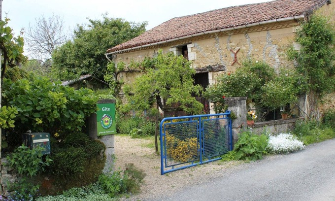 Milhac-de-Nontron Cottage | Gite Milhac-de-Nontron, 2 bedrooms, 5 persons