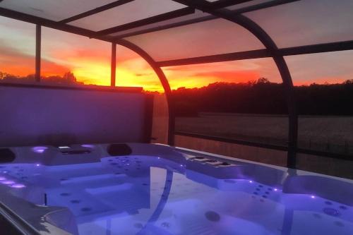 Villemarechal House | gite mille et une bulles avec jacuzzi couvert et privatisé 24 h/24 h