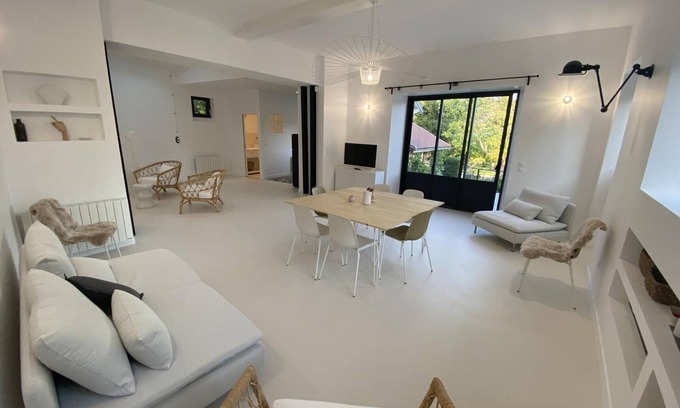 Senlisse Cottage | Gite Senlisse, 6 bedrooms, 14 persons