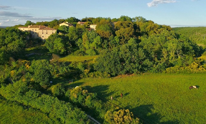 Issirac Cottage | Gîte, sleeps 4, calm and restful, breathtaking views, in the heart of nature.