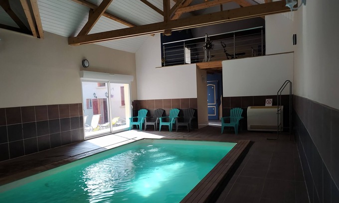 Mont-Saint-Jean House | GITE WITH INDOOR POOL, TABLE SOCCER AND FITNESS ROOM