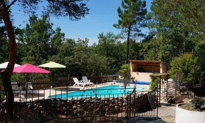 Saint-Julien Apartment | Gite with swimming pool Verdon/Gréoux Bains/Lac Esparron. Pets accepted