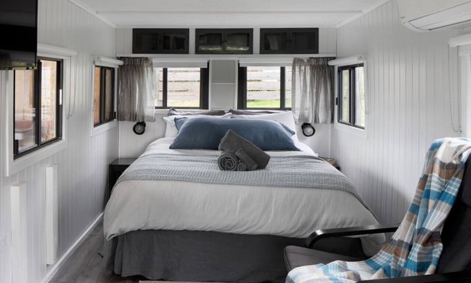 Strath Creek House | Glamper "Forbes" The Village Green