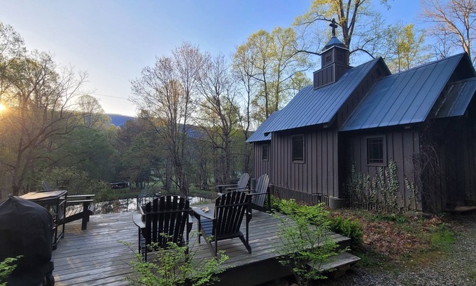 Upper Peachtree Cabin | Glamping at the Chapel—Wood-Fired Sauna Available