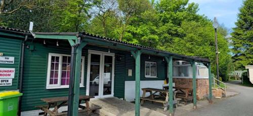 Llanfair Caereinion House | Glan yr Afon Dau - Relax Recuperate Hot Tub