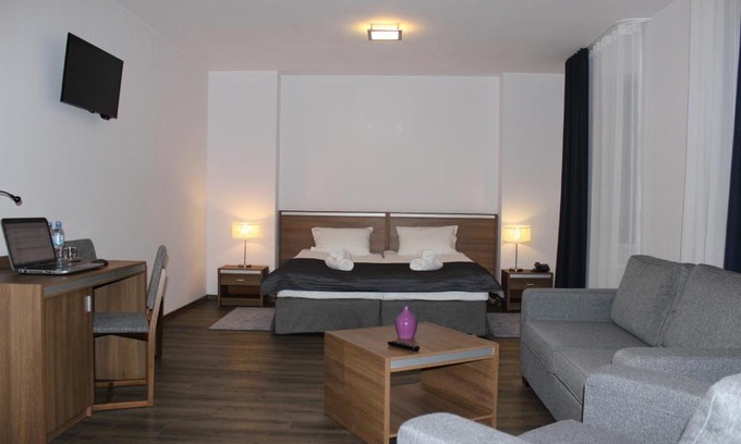 Zary Hotel | Glas-Hotel 3*