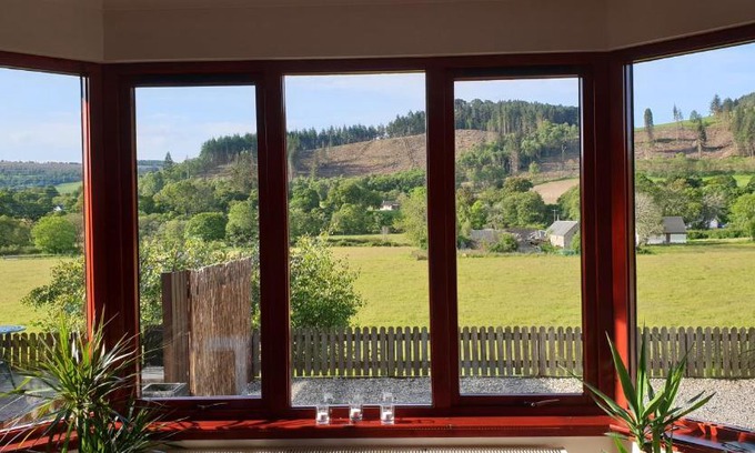 East Lewiston Apartment | Glenview -A Warm Scottish Welcome In The Glen.