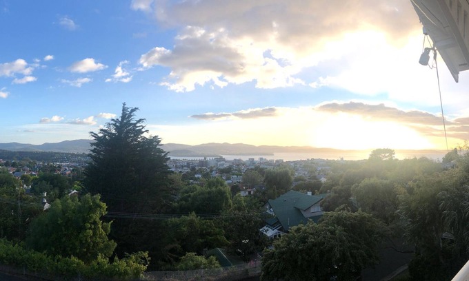 West Hobart House | Glorious Views - beautiful 1925 heritage house