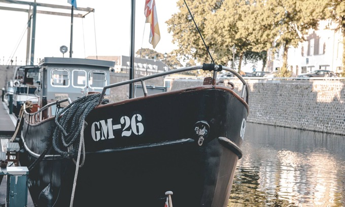 's-Hertogenbosch Boat Rental | GM-26 Old Ship in the middle of city center 's-Hertogenbosch