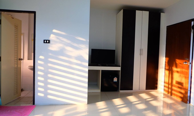 Kamphaeng Phet Hotel | Golden Place Guesthouse